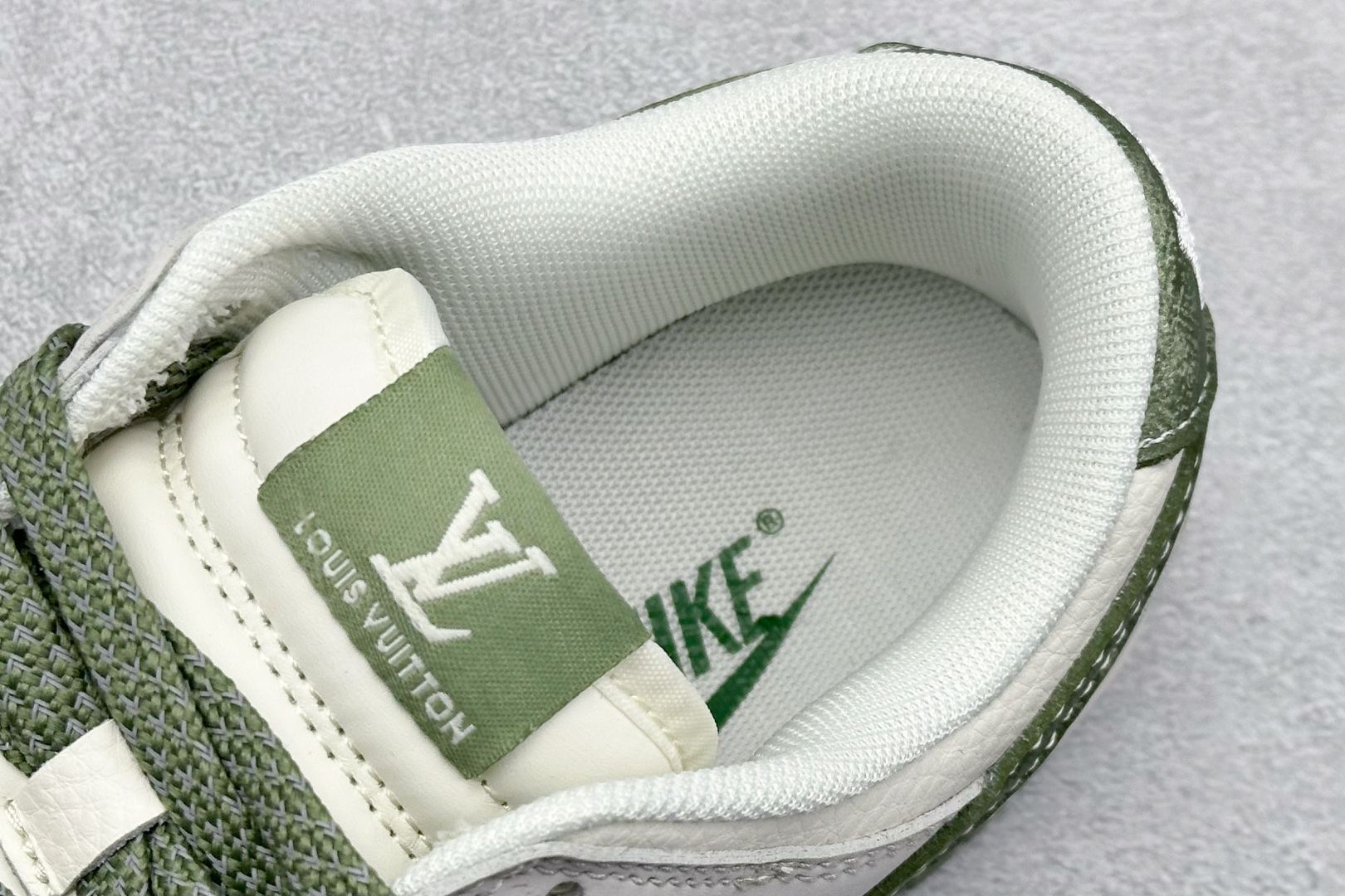 280 Nike SB Dunk Low LV联名 米灰军绿拼接  低帮休闲板鞋  JP1628-031