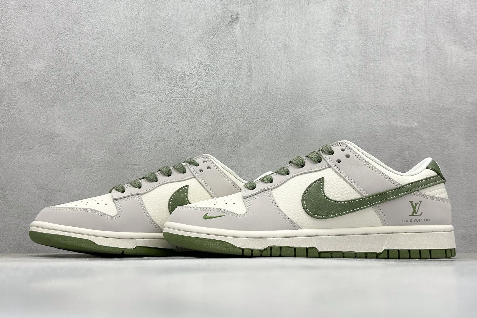 280 Nike SB Dunk Low LV联名 米灰军绿拼接  低帮休闲板鞋  JP1628-031