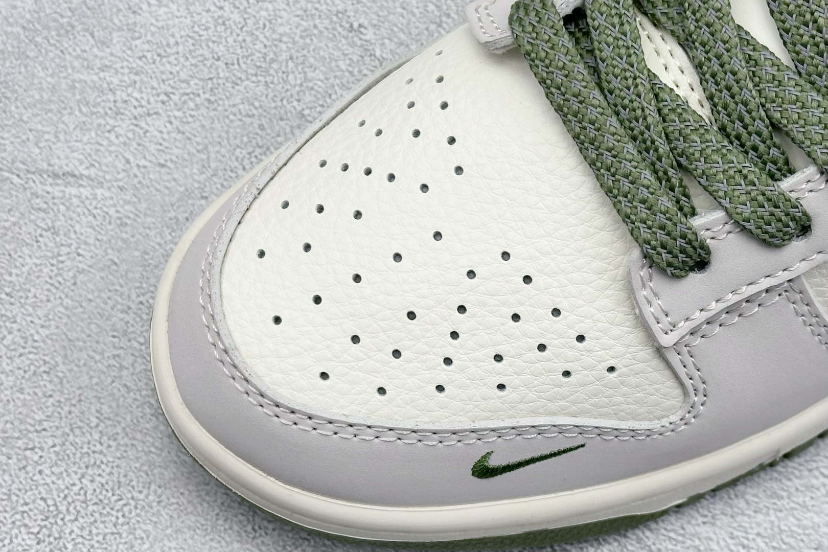 280 Nike SB Dunk Low LV联名 米灰军绿拼接  低帮休闲板鞋  JP1628-031