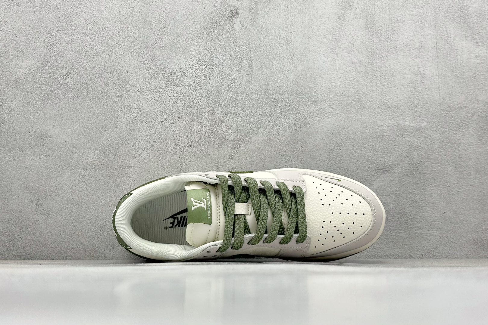 280 Nike SB Dunk Low LV联名 米灰军绿拼接  低帮休闲板鞋  JP1628-031