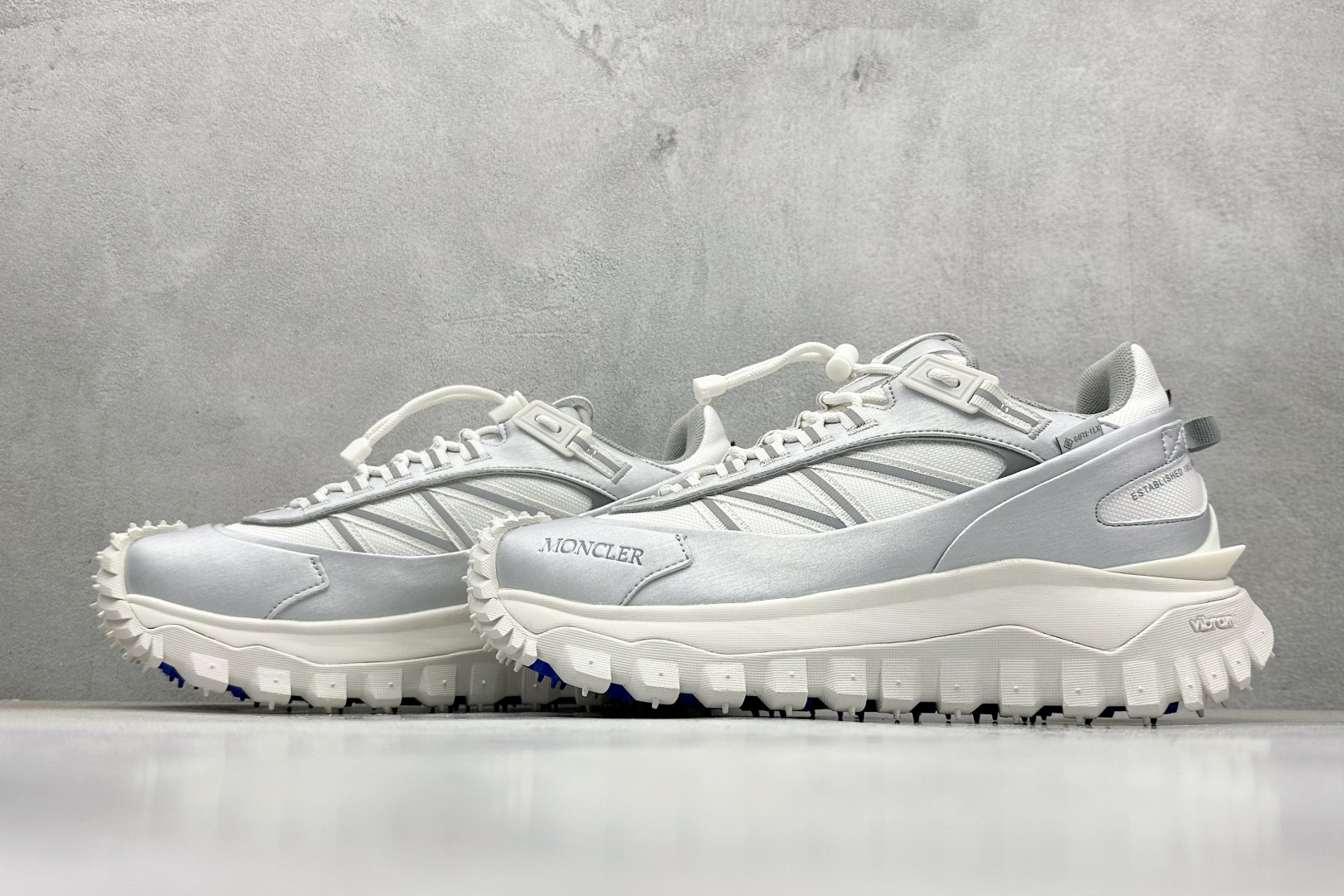 480 OK Moncler 盟可睐/蒙口 Trailgrip GTX 抗撕裂材质山地户外鞋