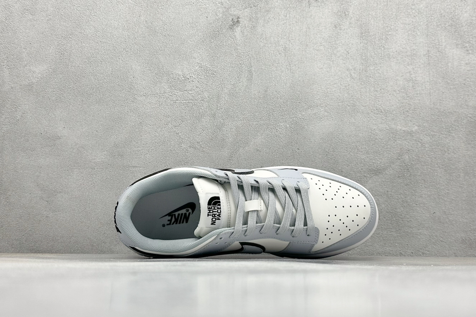 280 XC版Nike SB Dunk Low 北面联名 三勾浅灰  低帮休闲板鞋  CS1688-123