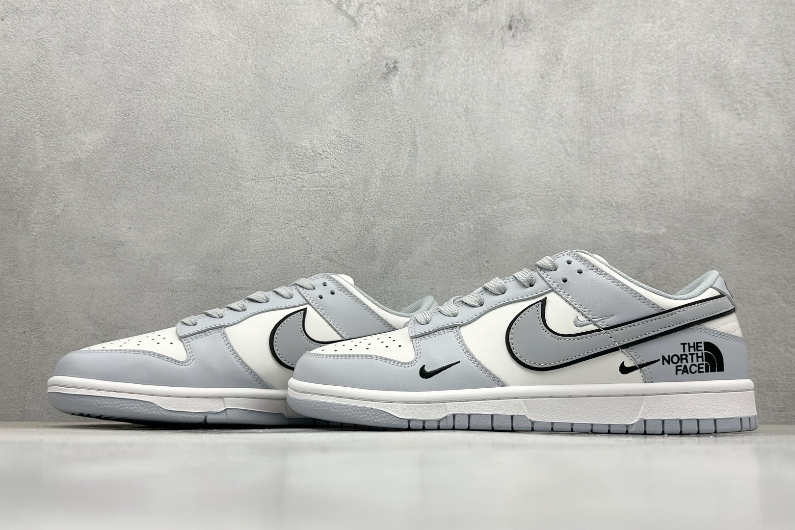 280 XC版Nike SB Dunk Low 北面联名 三勾浅灰  低帮休闲板鞋  CS1688-123