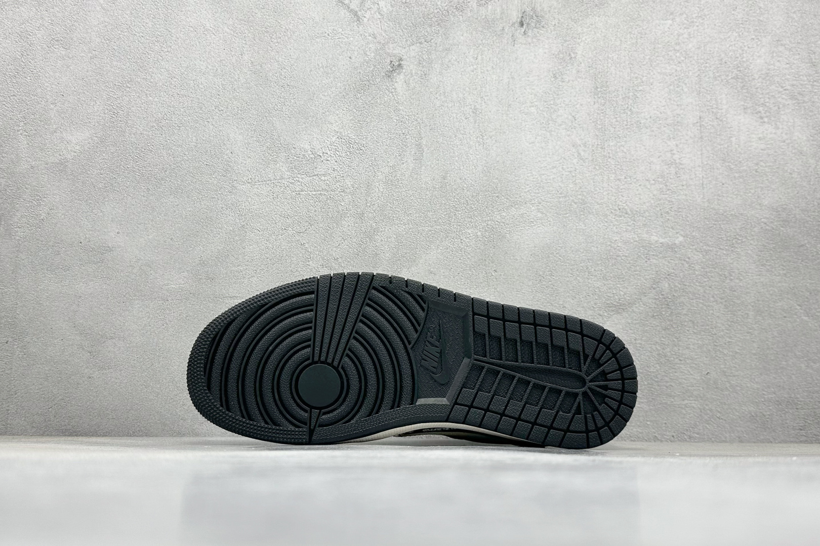 280 XC版Travis Scott x Fragment Design x Air Jordan 1 Low SP AJ1 乔1 克罗心联名 黑白字母 低帮文化休闲板鞋  DZ5899-010