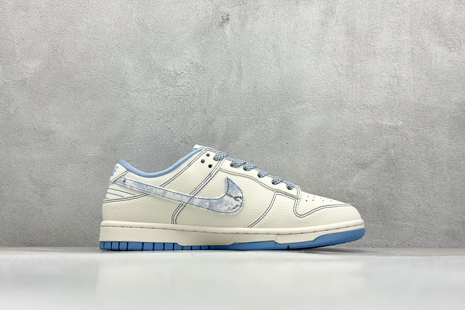 280 Nike SB Dunk Low LV联名 冰蓝牛仔满天星 低帮休闲板鞋  JP1628-028