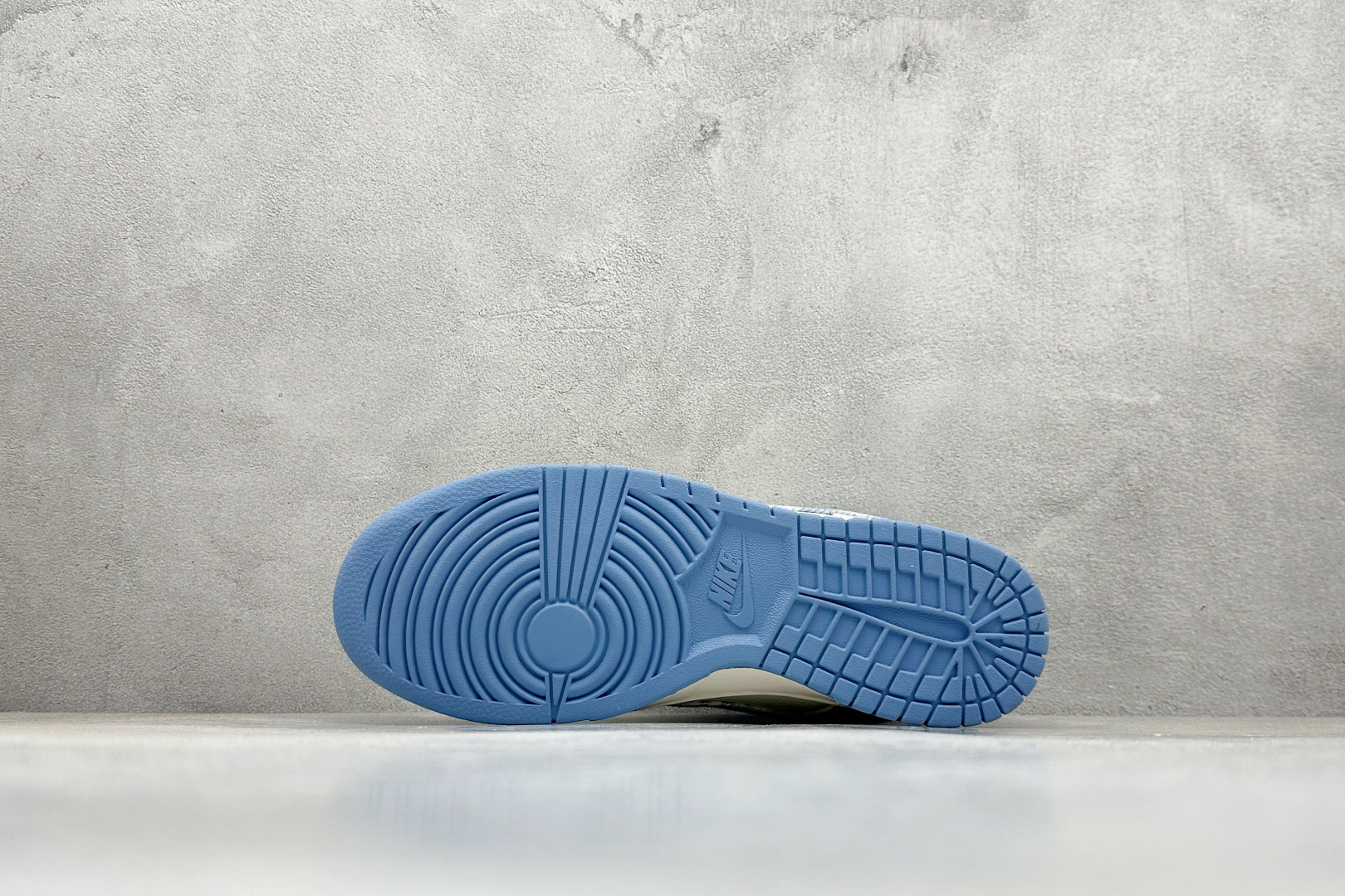 280 Nike SB Dunk Low LV联名 冰蓝牛仔满天星 低帮休闲板鞋  JP1628-028