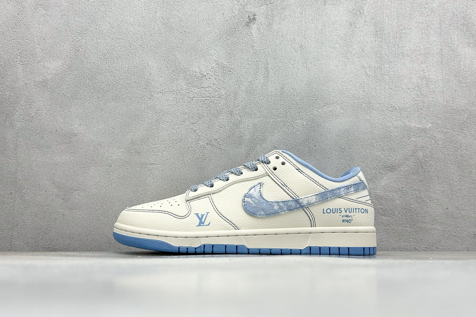 280 Nike SB Dunk Low LV联名 冰蓝牛仔满天星 低帮休闲板鞋  JP1628-028