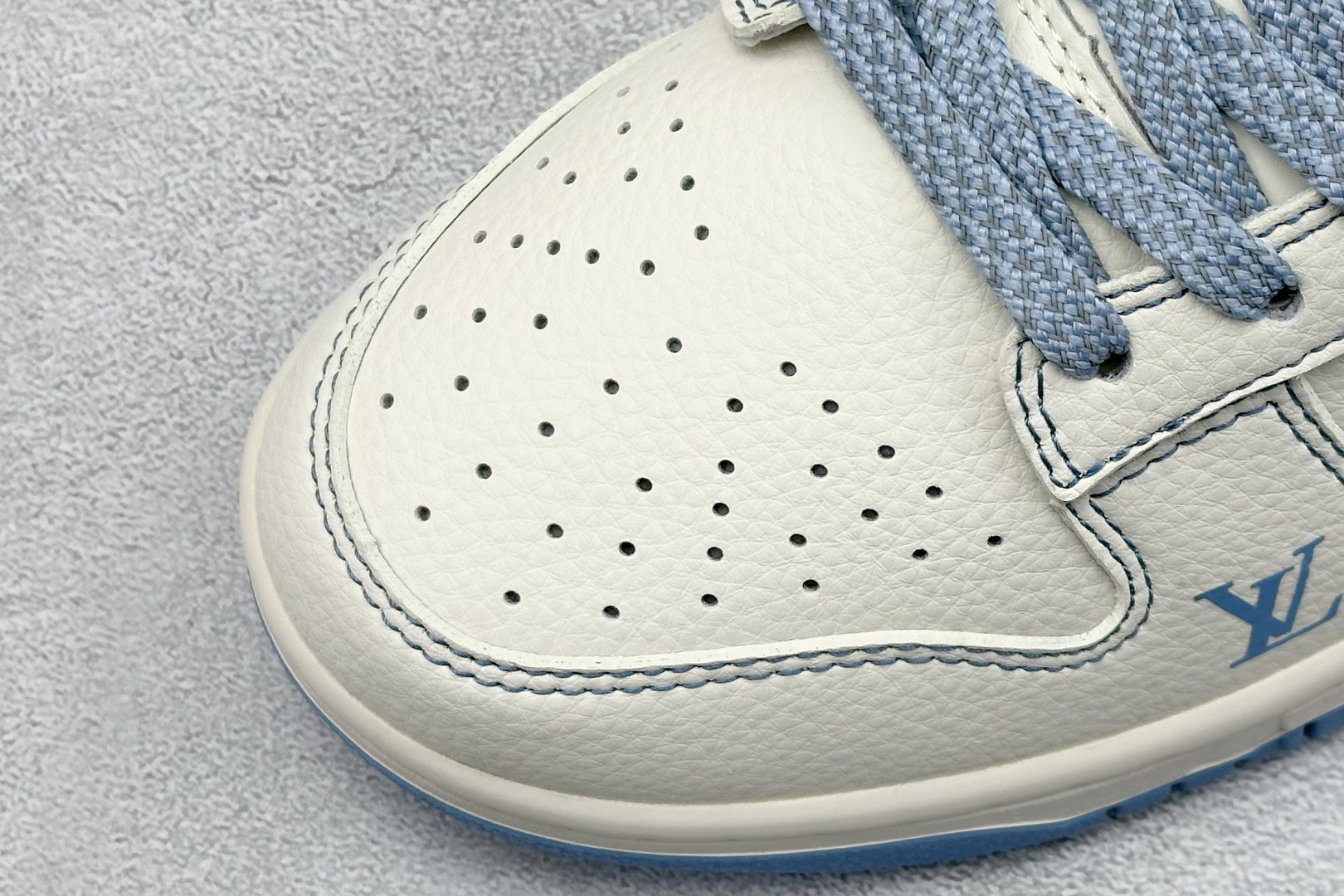 280 Nike SB Dunk Low LV联名 冰蓝牛仔满天星 低帮休闲板鞋  JP1628-028