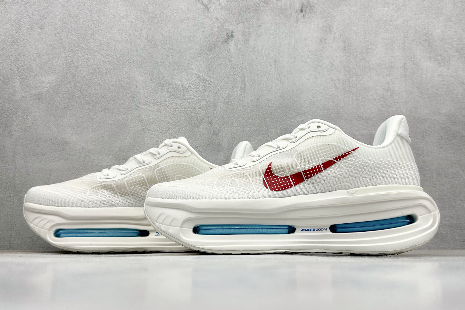 210 Nike Air Zoom Vomero Premium 耐克网面厚底气垫跑鞋 HQ2050-304