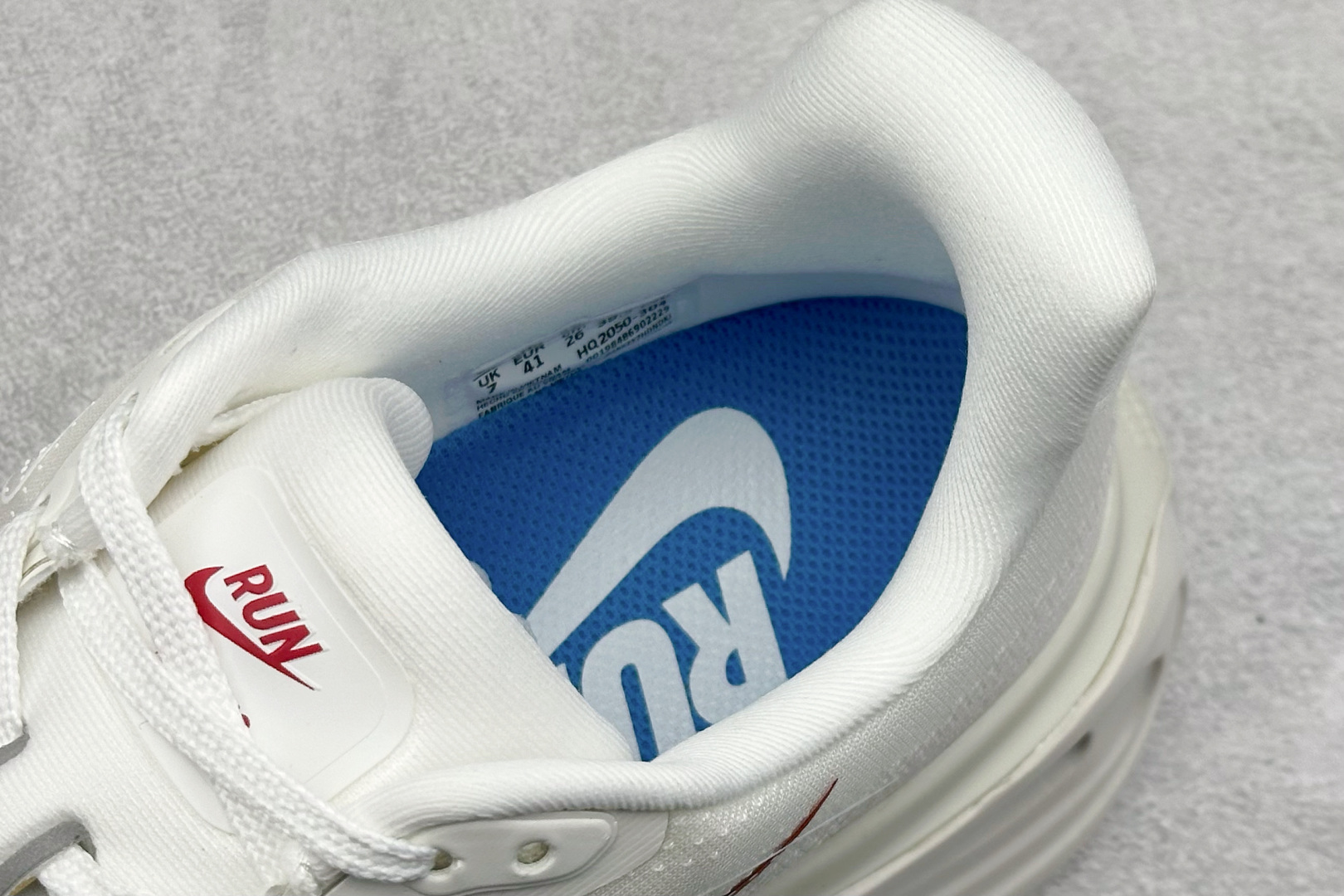 210 Nike Air Zoom Vomero Premium 耐克网面厚底气垫跑鞋 HQ2050-304
