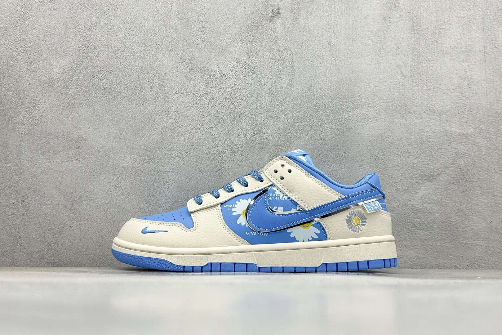 280 XC版Nike SB Dunk Low x 小雏菊 白蓝小勾 SR2025-004
