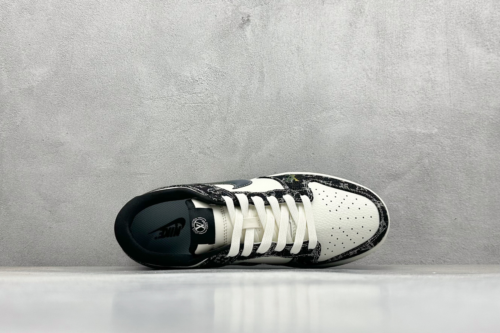 280 SC版Nike SB Dunk Low LV联名 黑镭射渐变 低帮休闲板鞋  SC0601-451