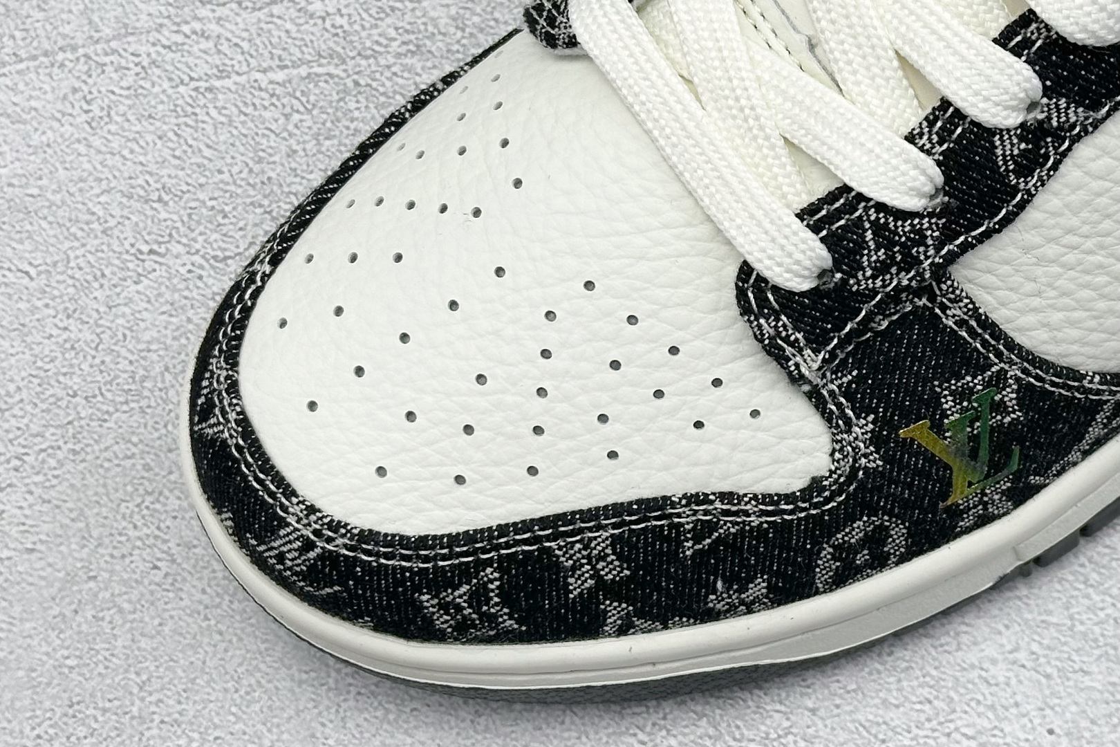 280 SC版Nike SB Dunk Low LV联名 黑镭射渐变 低帮休闲板鞋  SC0601-451