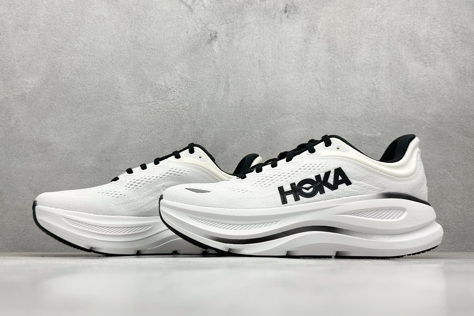  放店私
RS版HOKA ONE ONE Bondi 9 舒适防滑耐磨低帮休闲跑步鞋 
货号：/WBLC