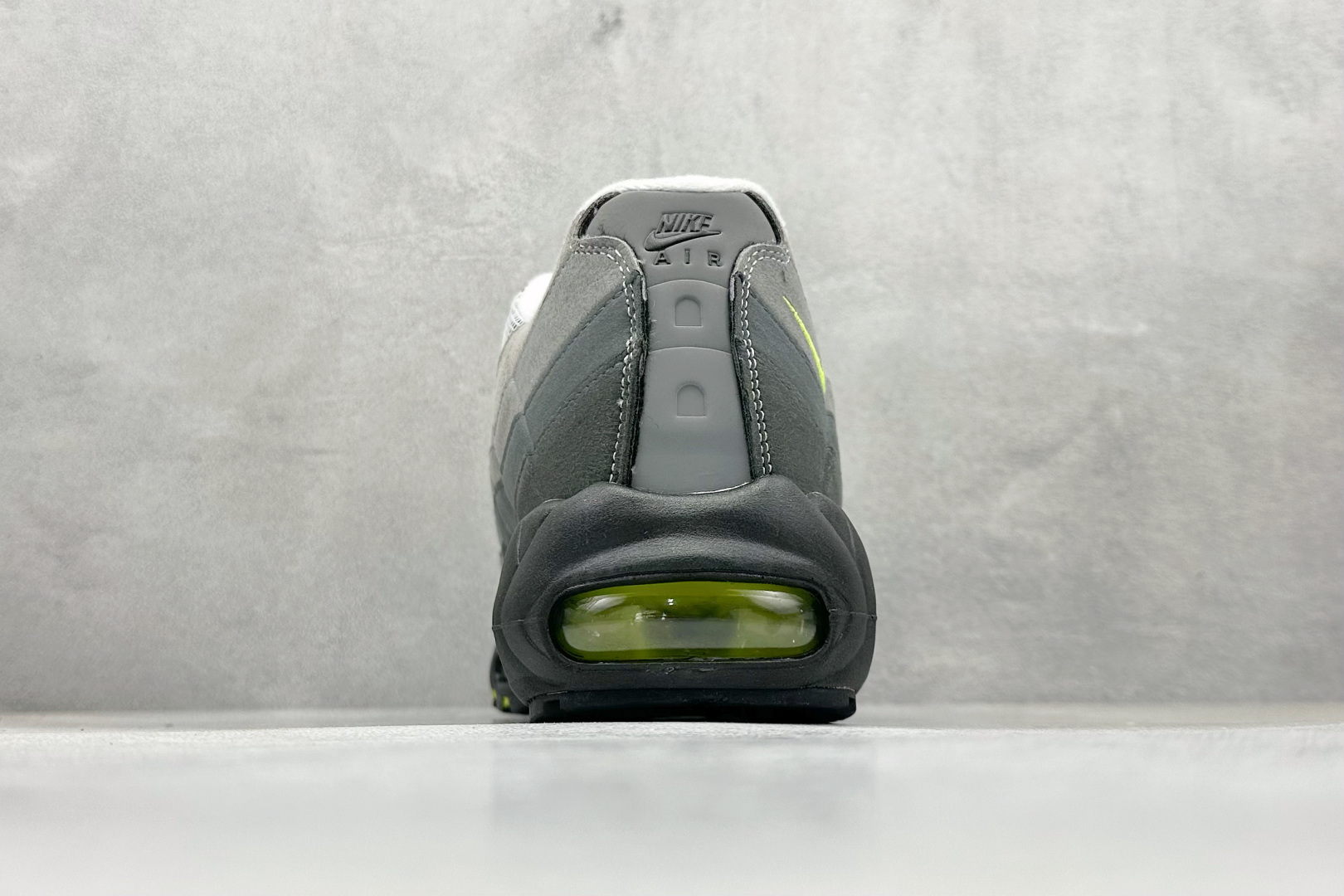 200 NIKE Air Max 95 潮流百搭 气垫缓震慢跑鞋  CT1689-001
