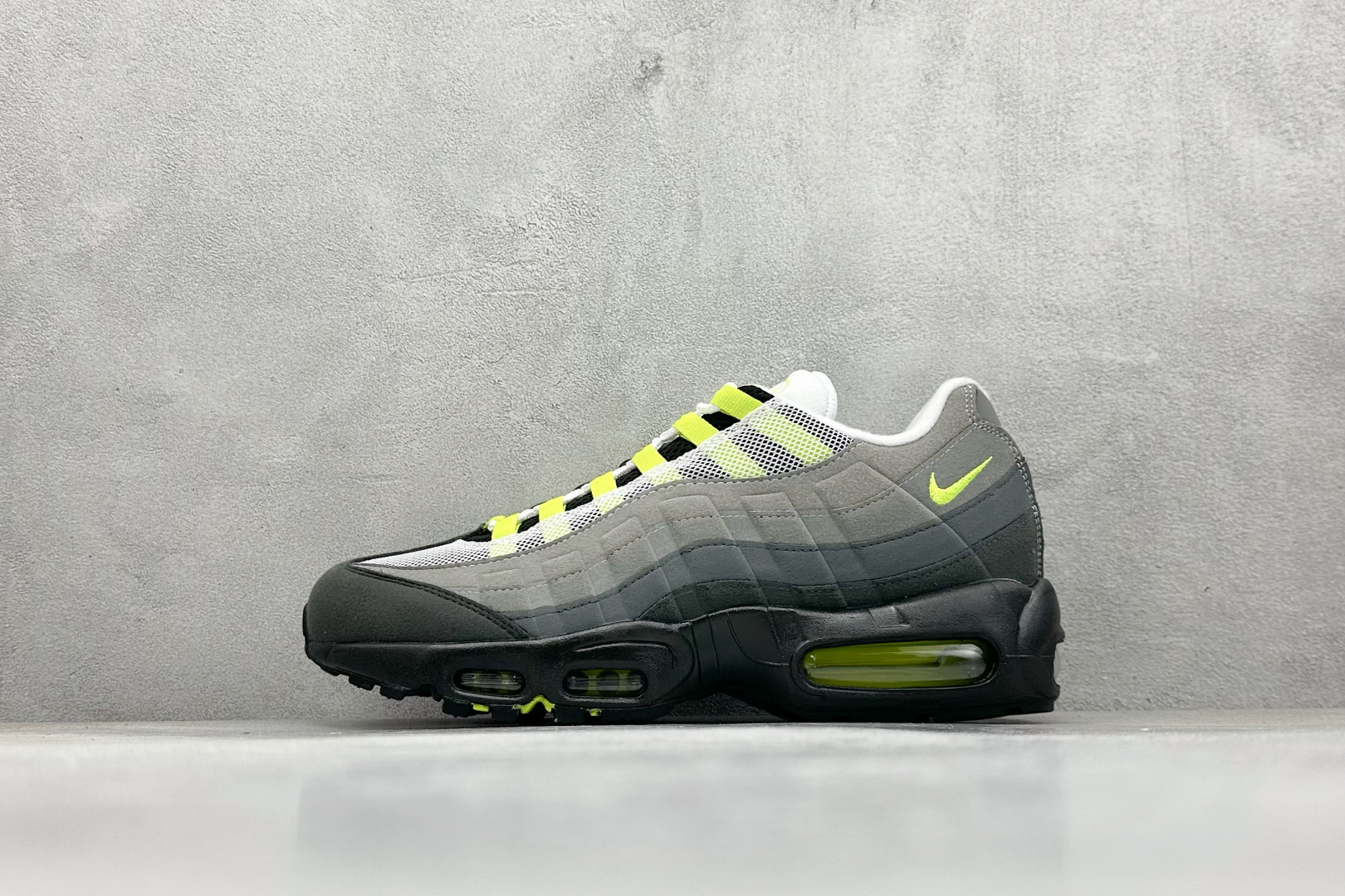 200 NIKE Air Max 95 潮流百搭 气垫缓震慢跑鞋  CT1689-001
