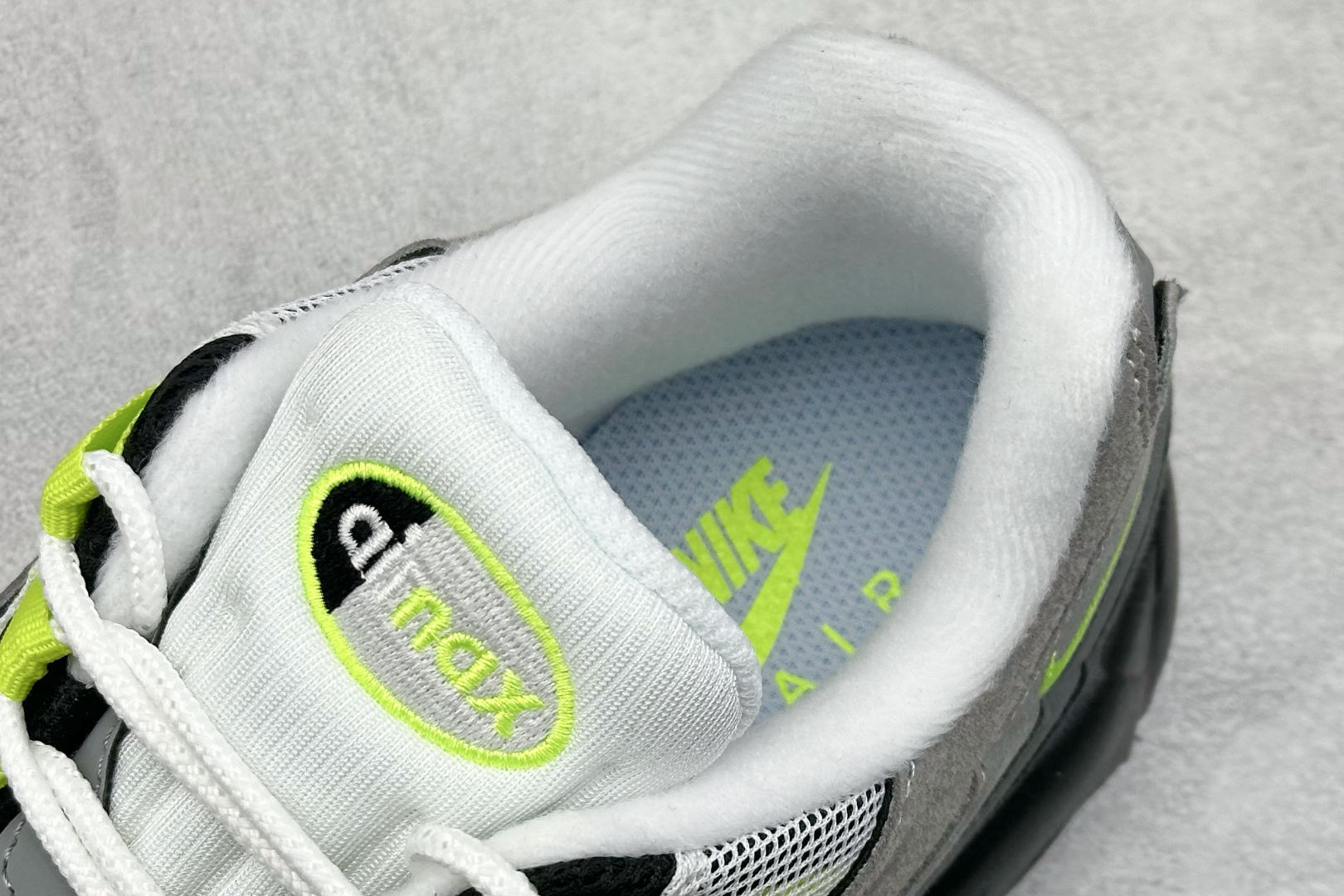 200 NIKE Air Max 95 潮流百搭 气垫缓震慢跑鞋  CT1689-001