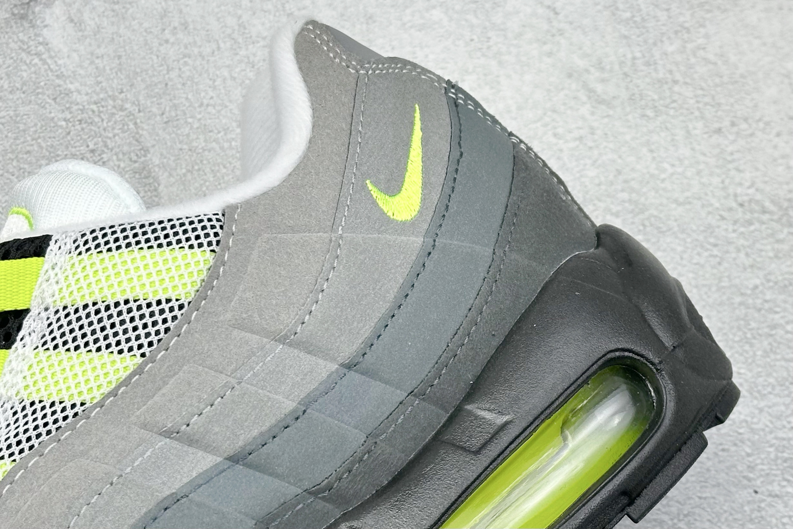 200 NIKE Air Max 95 潮流百搭 气垫缓震慢跑鞋  CT1689-001