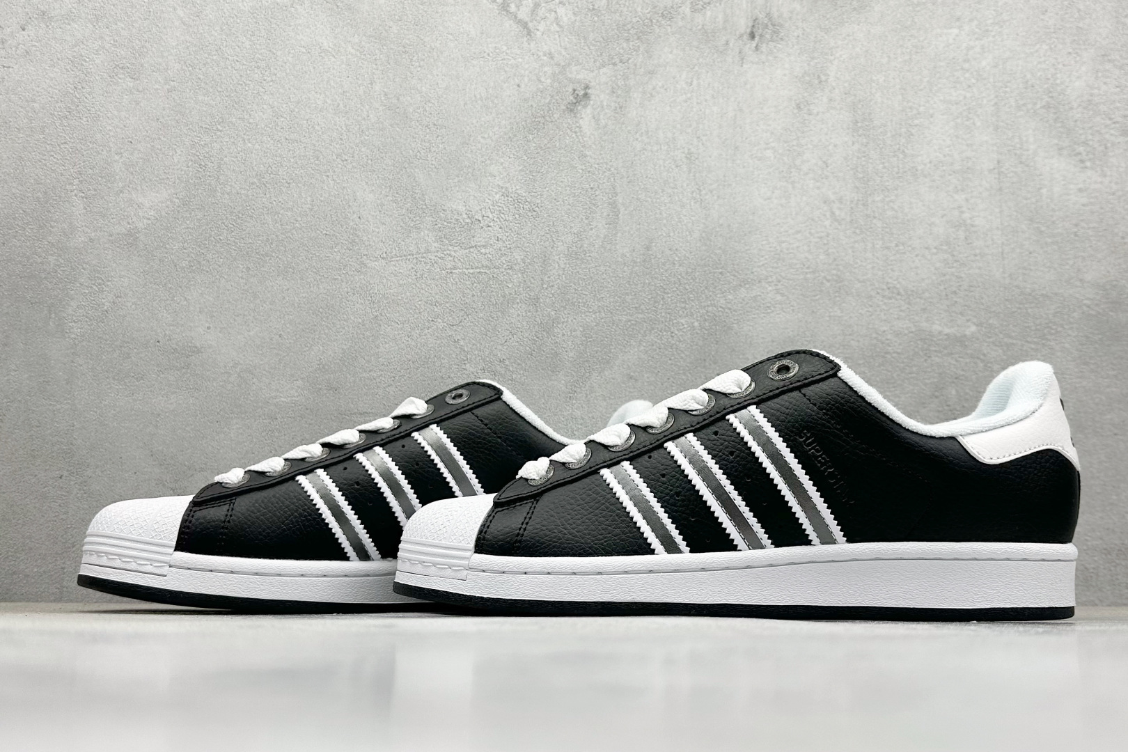 150 Adidas Originals Superstar II 联名款贝壳头 JQ0314