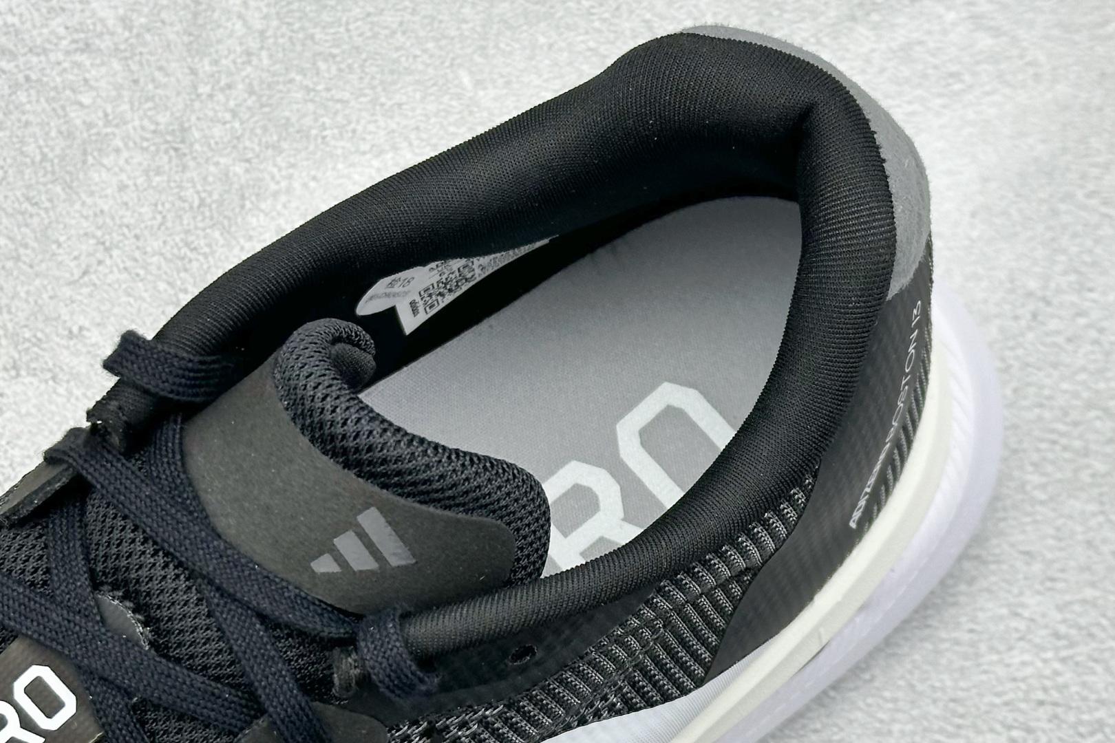 220 RS版Adidas ADIZERO BOSTON 13 泡棉搭配碳纤维板 缓震透气跑步鞋 JS4938