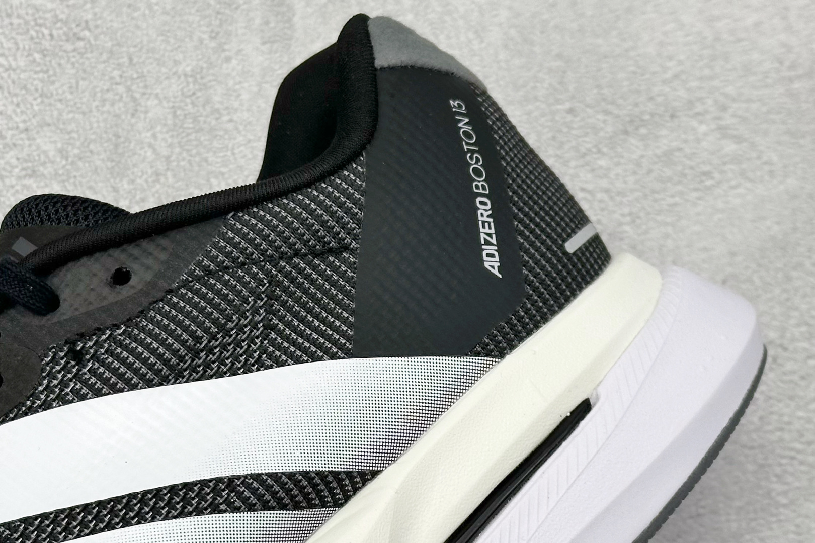 220 RS版Adidas ADIZERO BOSTON 13 泡棉搭配碳纤维板 缓震透气跑步鞋 JS4938