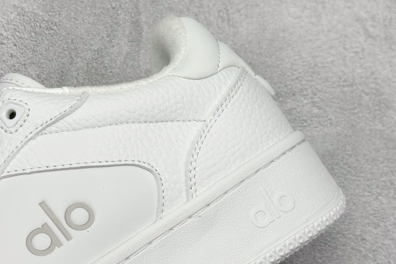 190 Alo Yoga Recovery Mode 人气单品 舒适简约防滑耐磨低帮休闲板鞋