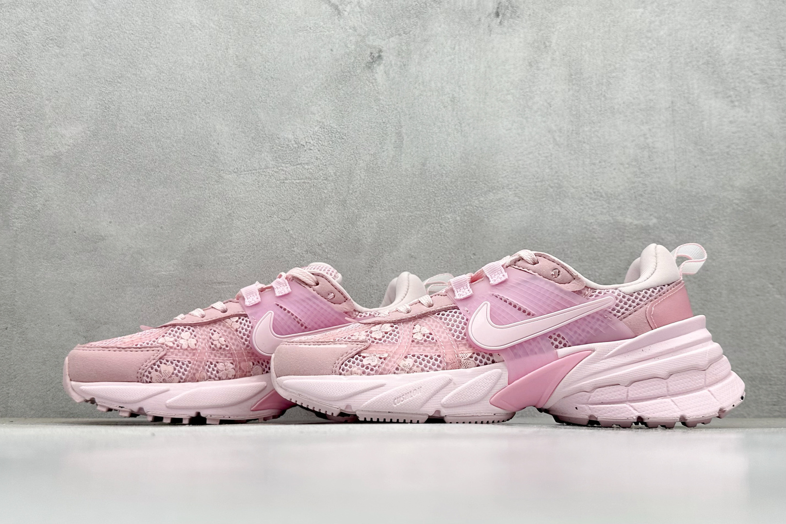 200 Nk V2K Runtekk Run 减震防滑复古低帮跑步鞋 HJ5269-600