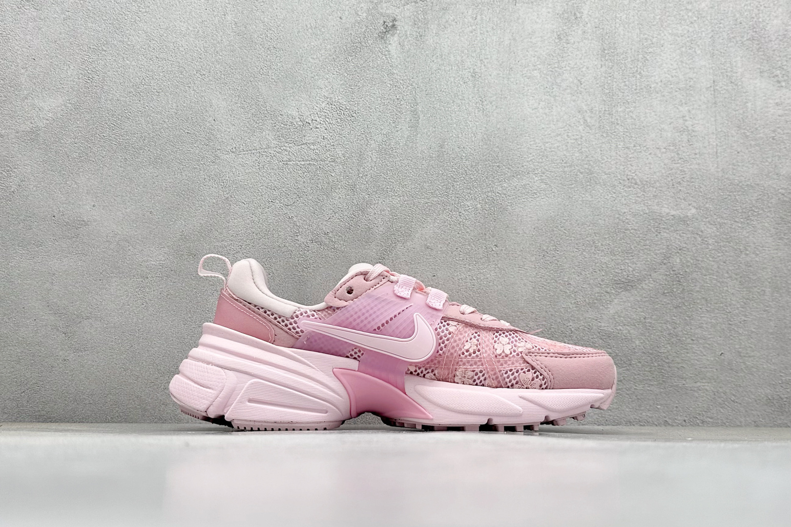 200 Nk V2K Runtekk Run 减震防滑复古低帮跑步鞋 HJ5269-600