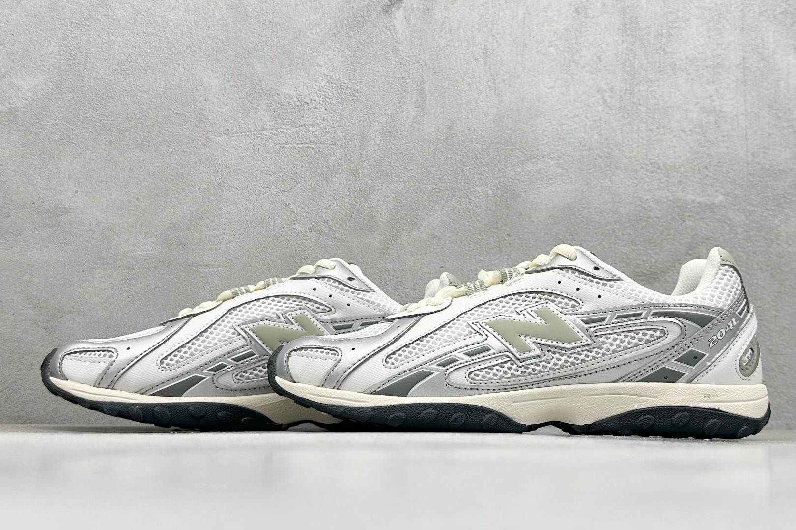 190 New Balance 新百伦204 复古休闲运动百搭老爹跑步鞋 U204LSWB