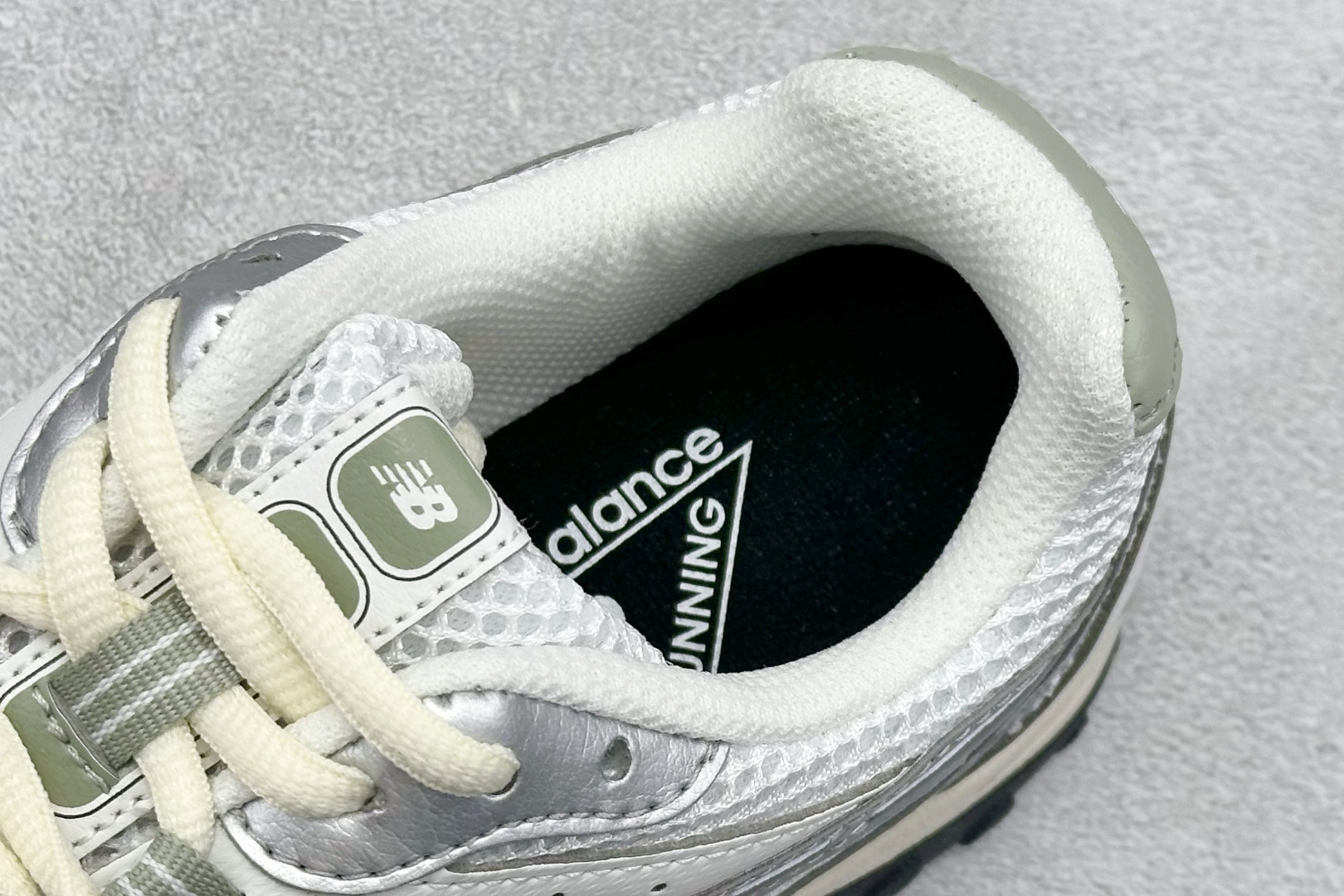 190 New Balance 新百伦204 复古休闲运动百搭老爹跑步鞋 U204LSWB