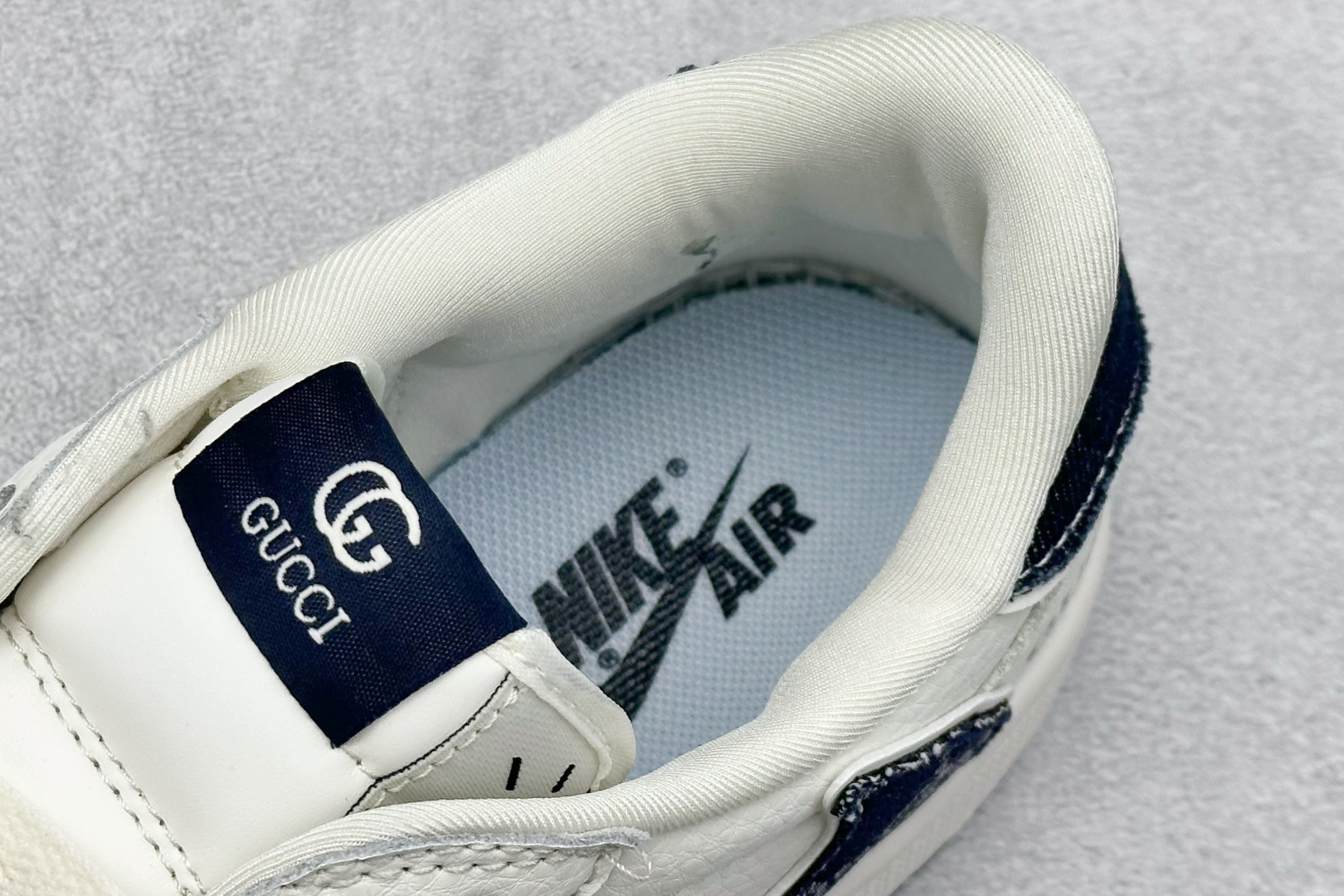 Travis Scott x Fragment Design x Air Jordan 1 Low SP AJ1 乔1 古驰 米蓝牛仔布 低帮文化休闲板鞋 JW1188-147-莆田鞋,莆田鞋货源,高仿鞋,高仿鞋货源,安福档口,莆田高仿鞋,莆田鞋批发,高仿鞋批发,莆田高仿运动鞋,高仿运动鞋,莆田运动鞋 Travis Scott x Fragment Design x Air Jordan 1 Low SP AJ1 乔1 古驰 米蓝牛仔布 低帮文化休闲板鞋 JW1188-147