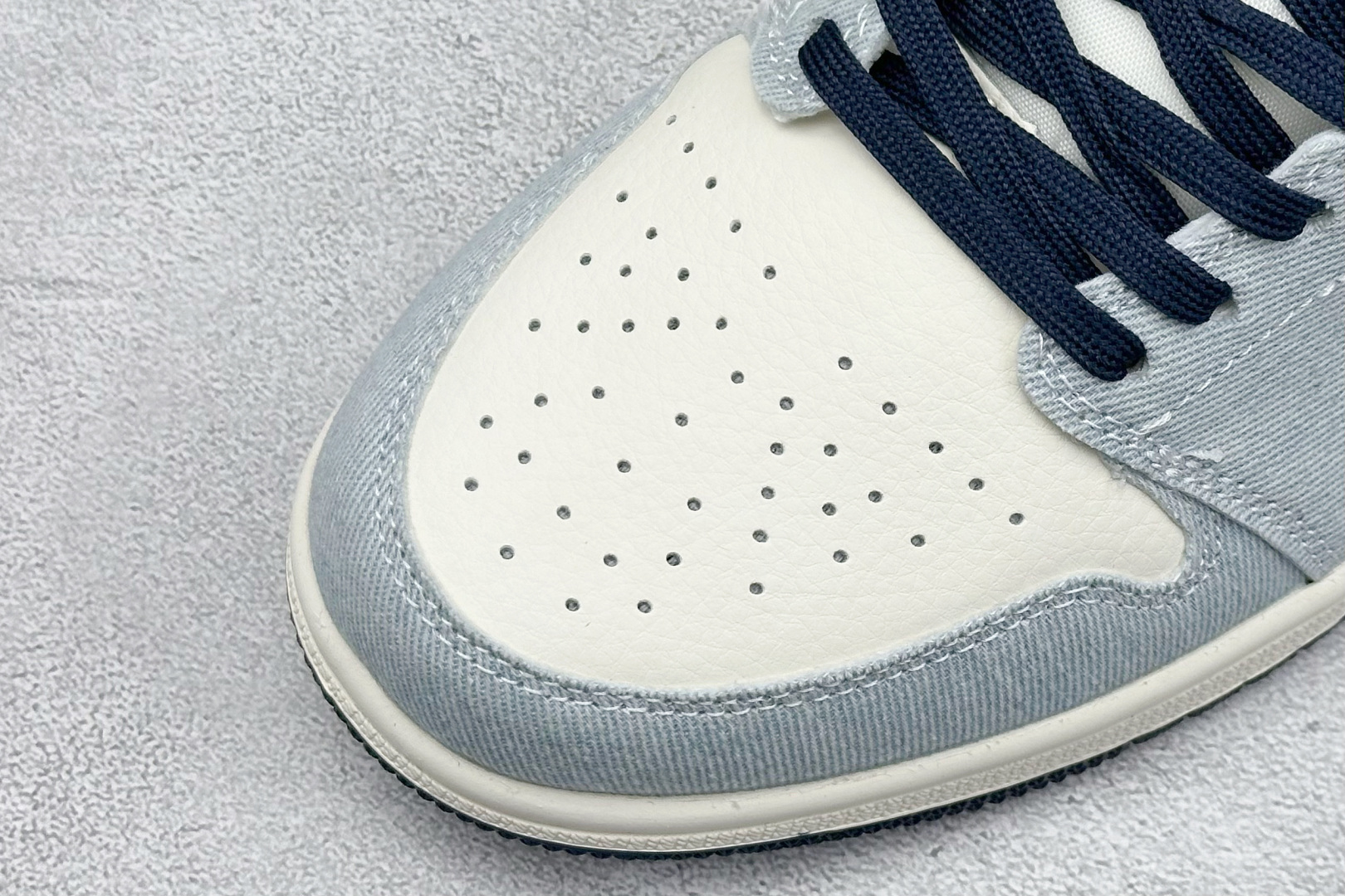 XC版Air Jordan 1 Low AJ1 乔1 迪奥联名 复古牛仔 高端定制 低帮复古篮球鞋 QG2025-002-莆田鞋,莆田鞋货源,高仿鞋,高仿鞋货源,安福档口,莆田高仿鞋,莆田鞋批发,高仿鞋批发,莆田高仿运动鞋,高仿运动鞋,莆田运动鞋 XC版Air Jordan 1 Low AJ1 乔1 迪奥联名 复古牛仔 高端定制 低帮复古篮球鞋 QG2025-002