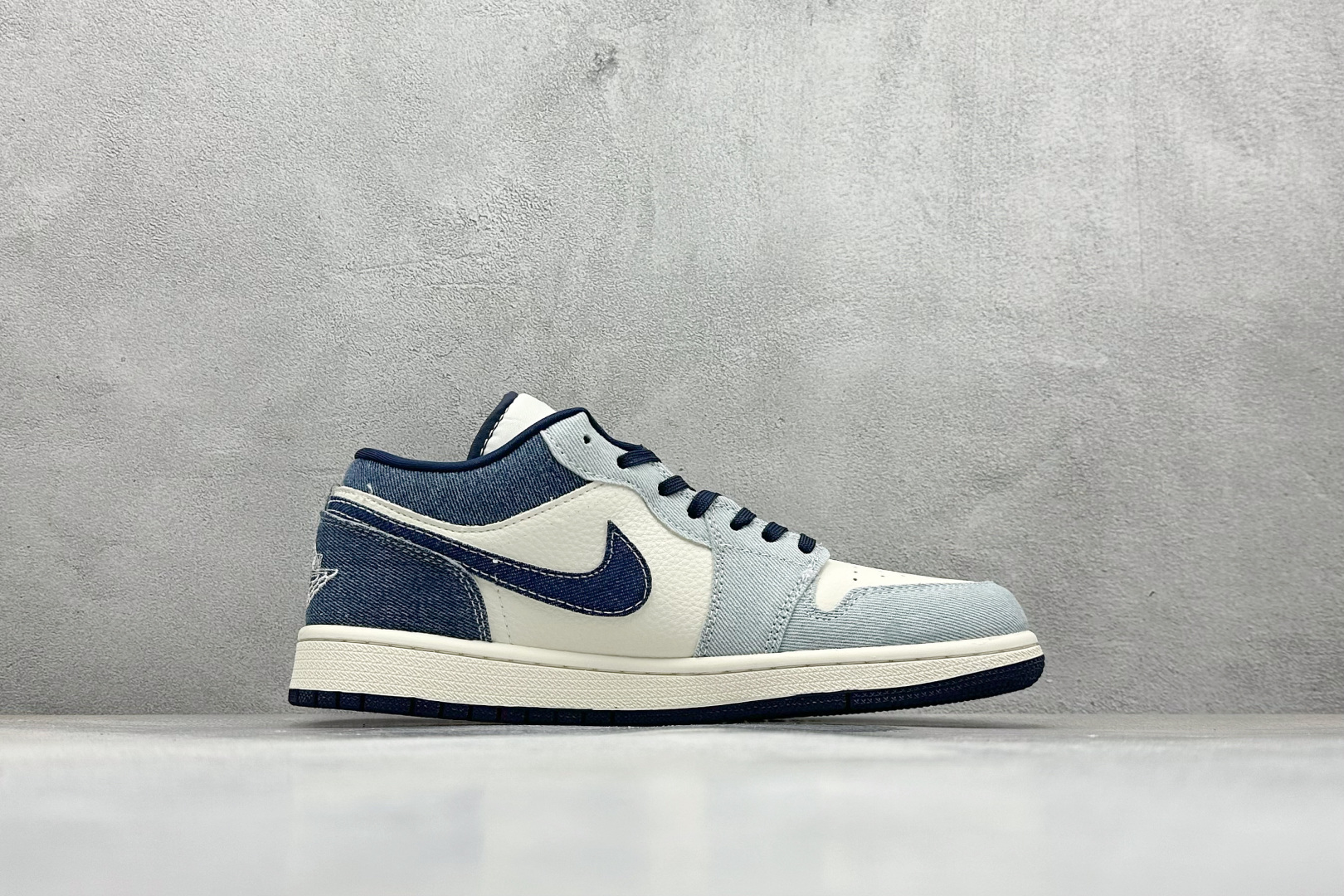 XC版Air Jordan 1 Low AJ1 乔1 迪奥联名 复古牛仔 高端定制 低帮复古篮球鞋 QG2025-002-莆田鞋,莆田鞋货源,高仿鞋,高仿鞋货源,安福档口,莆田高仿鞋,莆田鞋批发,高仿鞋批发,莆田高仿运动鞋,高仿运动鞋,莆田运动鞋 XC版Air Jordan 1 Low AJ1 乔1 迪奥联名 复古牛仔 高端定制 低帮复古篮球鞋 QG2025-002