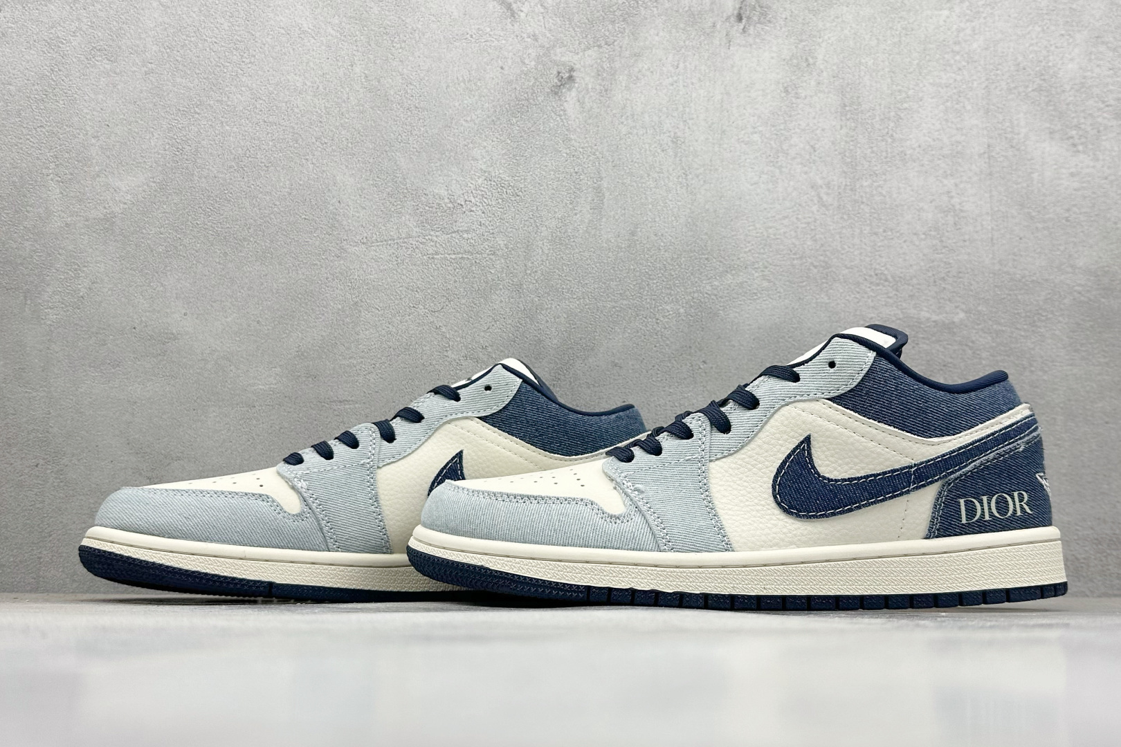 XC版Air Jordan 1 Low AJ1 乔1 迪奥联名 复古牛仔 高端定制 低帮复古篮球鞋 QG2025-002-莆田鞋,莆田鞋货源,高仿鞋,高仿鞋货源,安福档口,莆田高仿鞋,莆田鞋批发,高仿鞋批发,莆田高仿运动鞋,高仿运动鞋,莆田运动鞋 XC版Air Jordan 1 Low AJ1 乔1 迪奥联名 复古牛仔 高端定制 低帮复古篮球鞋 QG2025-002