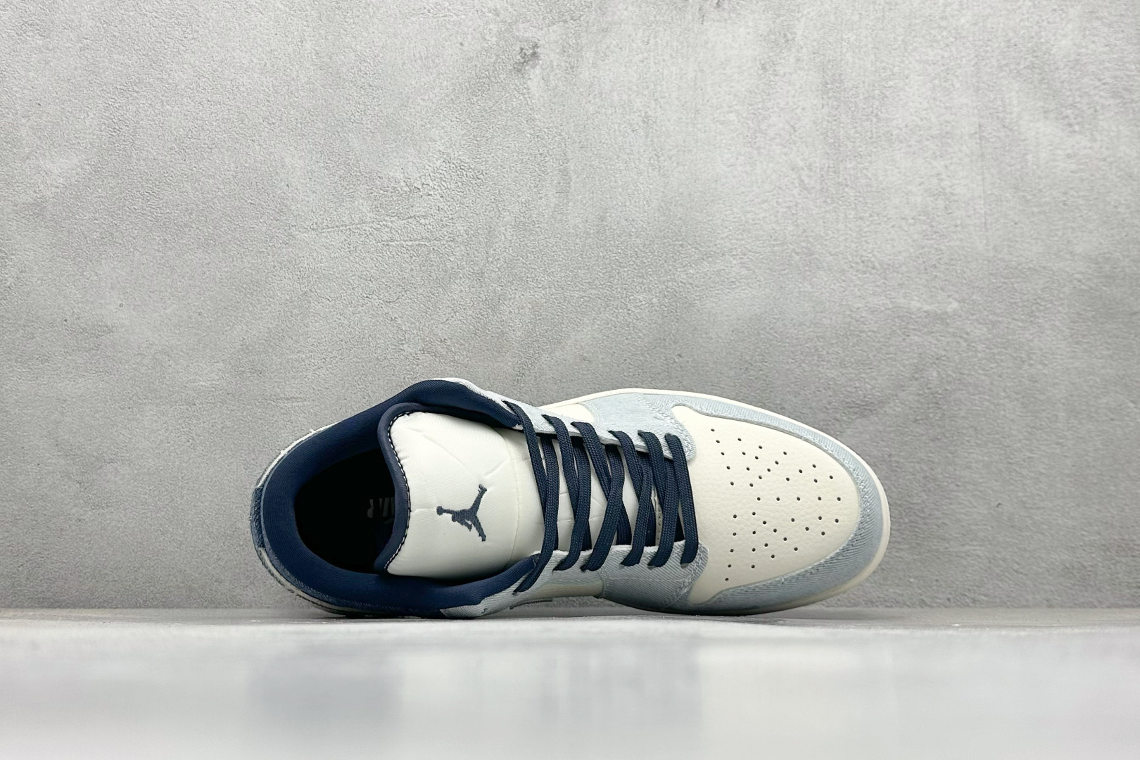 XC版Air Jordan 1 Low AJ1 乔1 迪奥联名 复古牛仔 高端定制 低帮复古篮球鞋 QG2025-002-莆田鞋,莆田鞋货源,高仿鞋,高仿鞋货源,安福档口,莆田高仿鞋,莆田鞋批发,高仿鞋批发,莆田高仿运动鞋,高仿运动鞋,莆田运动鞋 XC版Air Jordan 1 Low AJ1 乔1 迪奥联名 复古牛仔 高端定制 低帮复古篮球鞋 QG2025-002