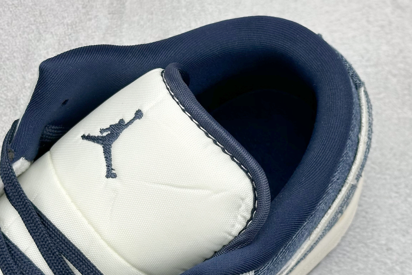 XC版Air Jordan 1 Low AJ1 乔1 迪奥联名 复古牛仔 高端定制 低帮复古篮球鞋 QG2025-002-莆田鞋,莆田鞋货源,高仿鞋,高仿鞋货源,安福档口,莆田高仿鞋,莆田鞋批发,高仿鞋批发,莆田高仿运动鞋,高仿运动鞋,莆田运动鞋 XC版Air Jordan 1 Low AJ1 乔1 迪奥联名 复古牛仔 高端定制 低帮复古篮球鞋 QG2025-002