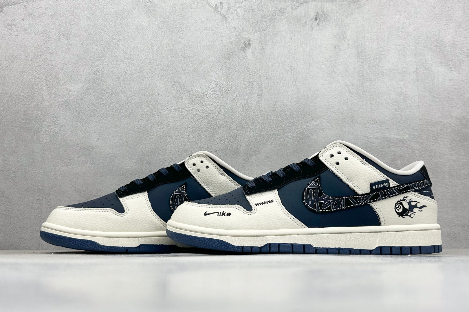 XC版Nike SB Dunk Low 斯图西联名 米灰黑8 周年高端定制 低帮休闲板鞋 SR2025-001