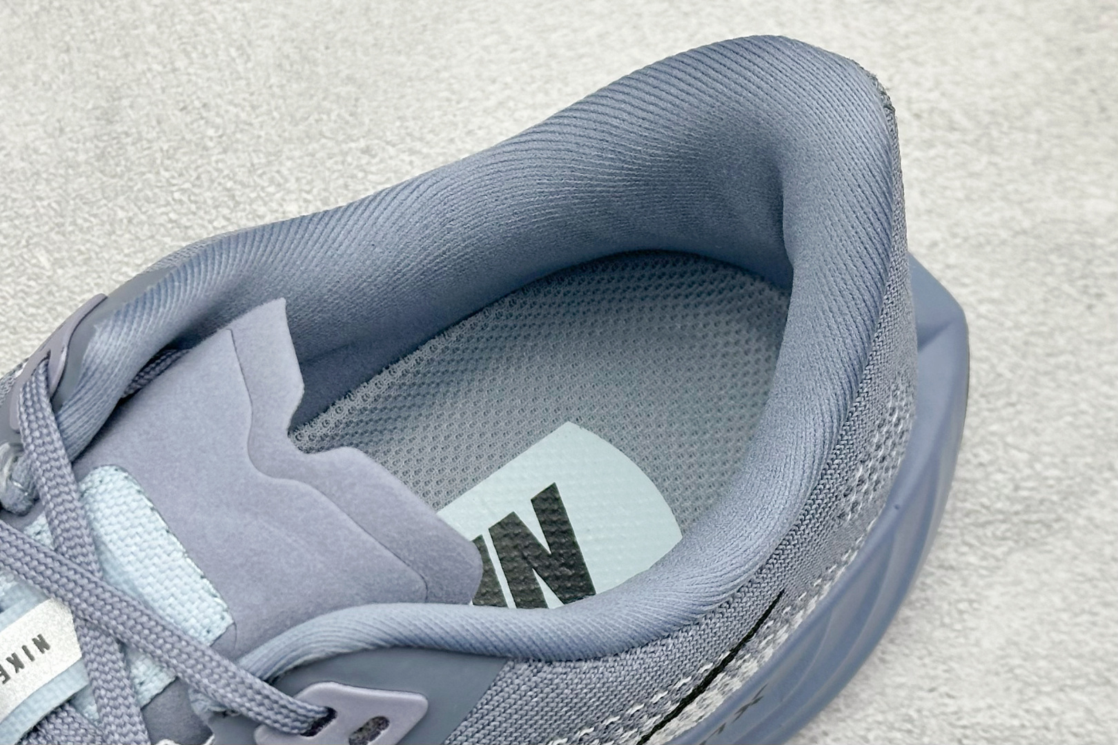 
RS版 Air Zoom Pegasus 35 飞马系列
外贸专供订单 原厂折返国内销售 
国外专柜标