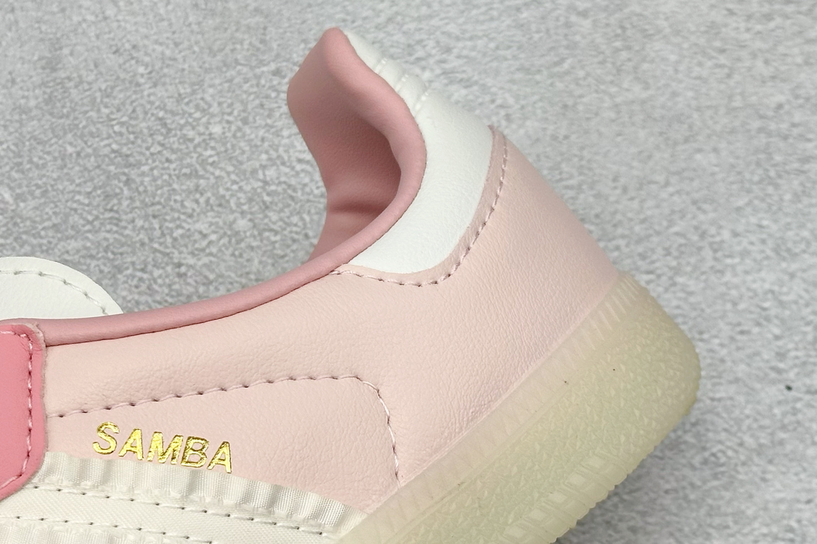 180 AD Originals Samba 桑巴训练鞋 鞋是一款永恒的训练偶像 JR8830