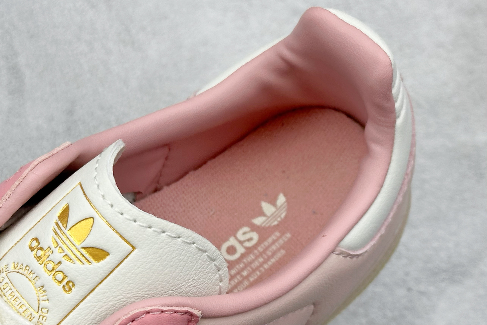 180 AD Originals Samba 桑巴训练鞋 鞋是一款永恒的训练偶像 JR8830