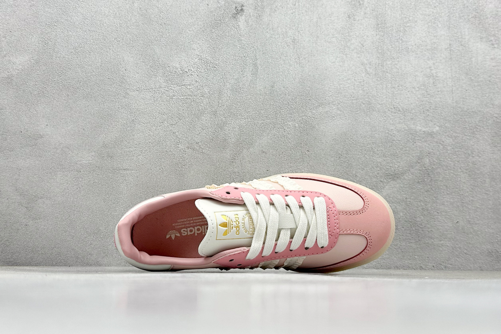 180 AD Originals Samba 桑巴训练鞋 鞋是一款永恒的训练偶像 JR8830