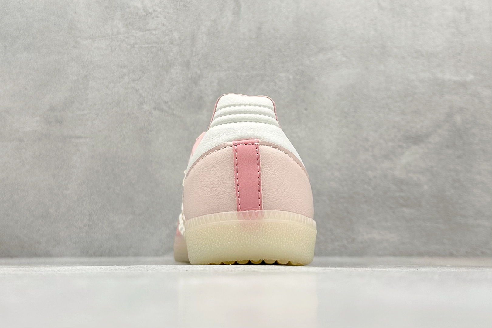 180 AD Originals Samba 桑巴训练鞋 鞋是一款永恒的训练偶像 JR8830