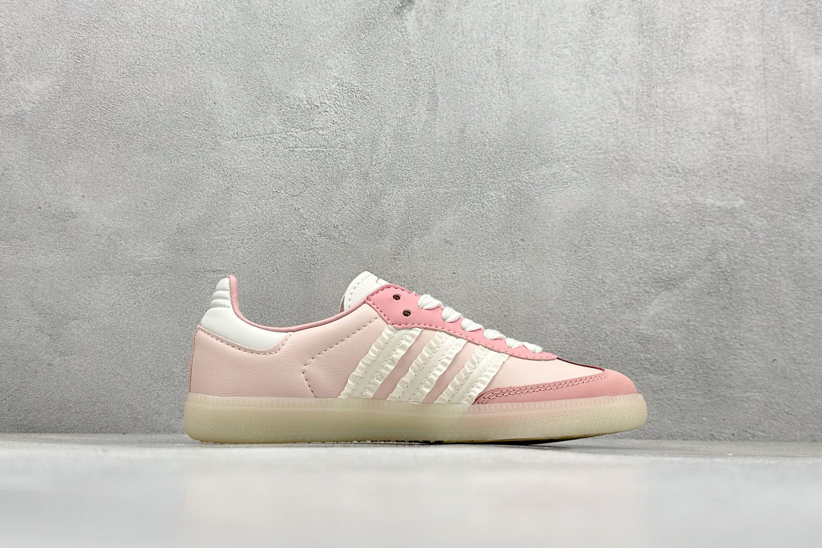 180 AD Originals Samba 桑巴训练鞋 鞋是一款永恒的训练偶像 JR8830