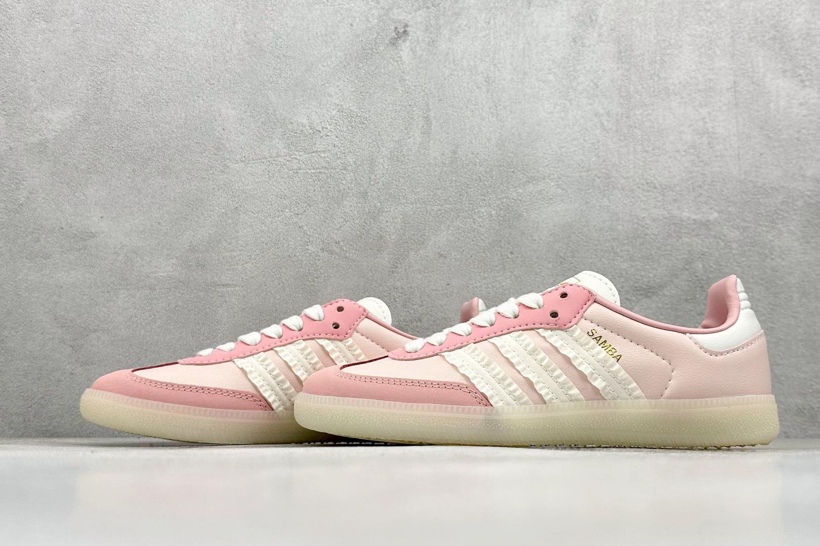 180 AD Originals Samba 桑巴训练鞋 鞋是一款永恒的训练偶像 JR8830