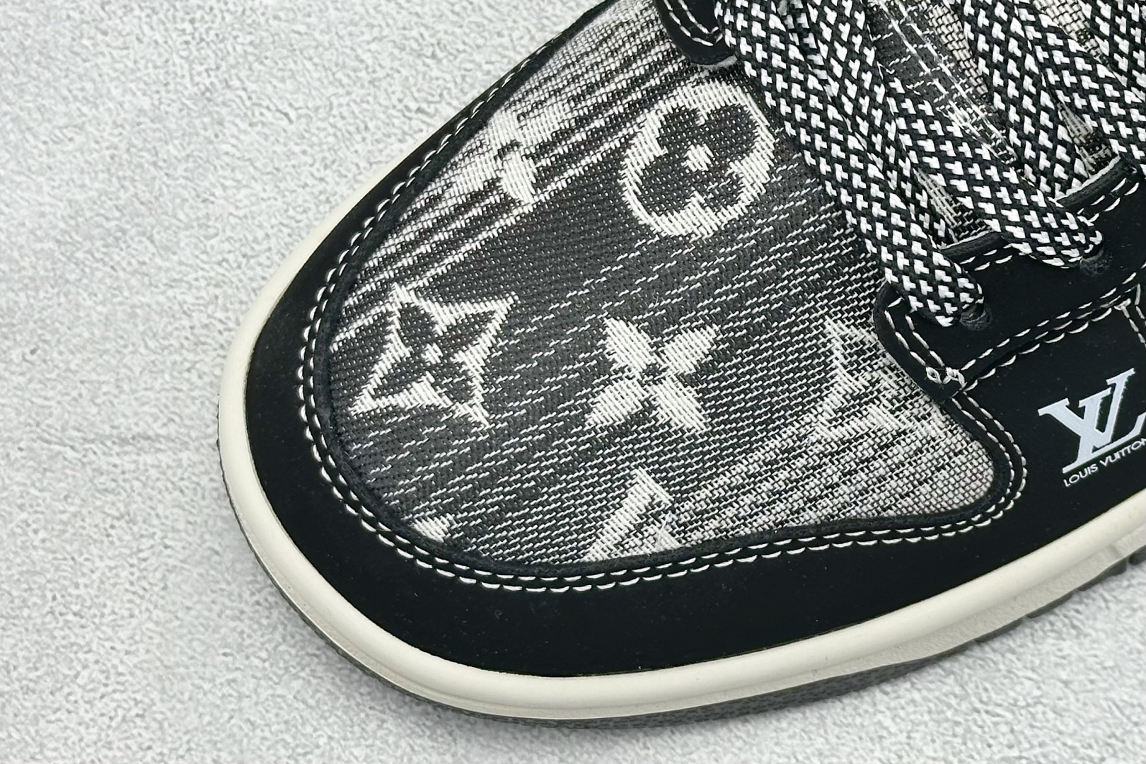 Nike SB Dunk Low “路易威登LV联名---黑灰帆布印花” 高端定制 低帮休闲板鞋 DS6608-005