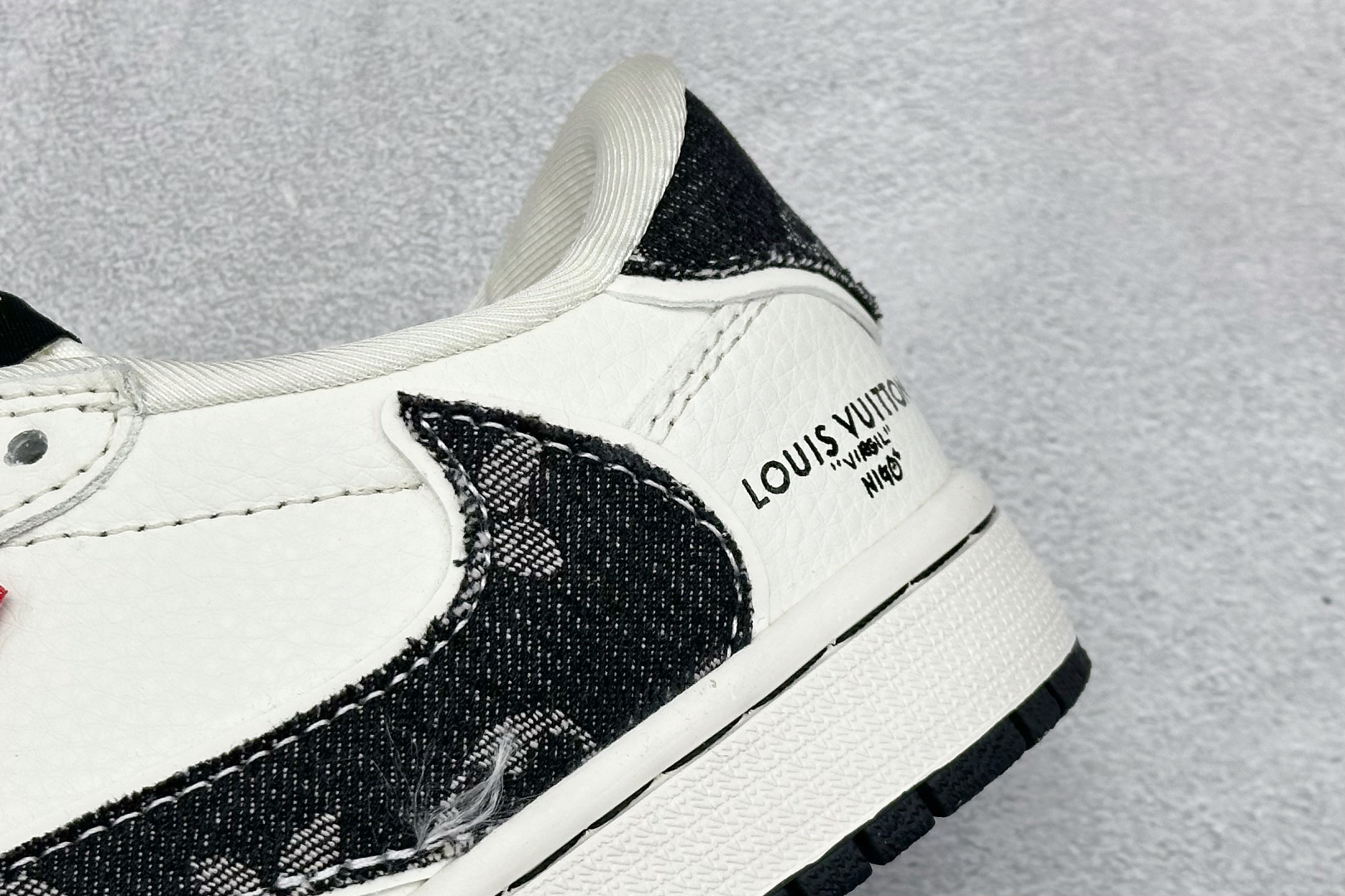 Travis Scott x Fragment Design x Air Jordan 1 Low SP AJ1 乔1 LV联名 米黑牛仔 低帮文化休闲板鞋 JW1188-143-莆田鞋,莆田鞋货源,高仿鞋,高仿鞋货源,安福档口,莆田高仿鞋,莆田鞋批发,高仿鞋批发,莆田高仿运动鞋,高仿运动鞋,莆田运动鞋 Travis Scott x Fragment Design x Air Jordan 1 Low SP AJ1 乔1 LV联名 米黑牛仔 低帮文化休闲板鞋 JW1188-143