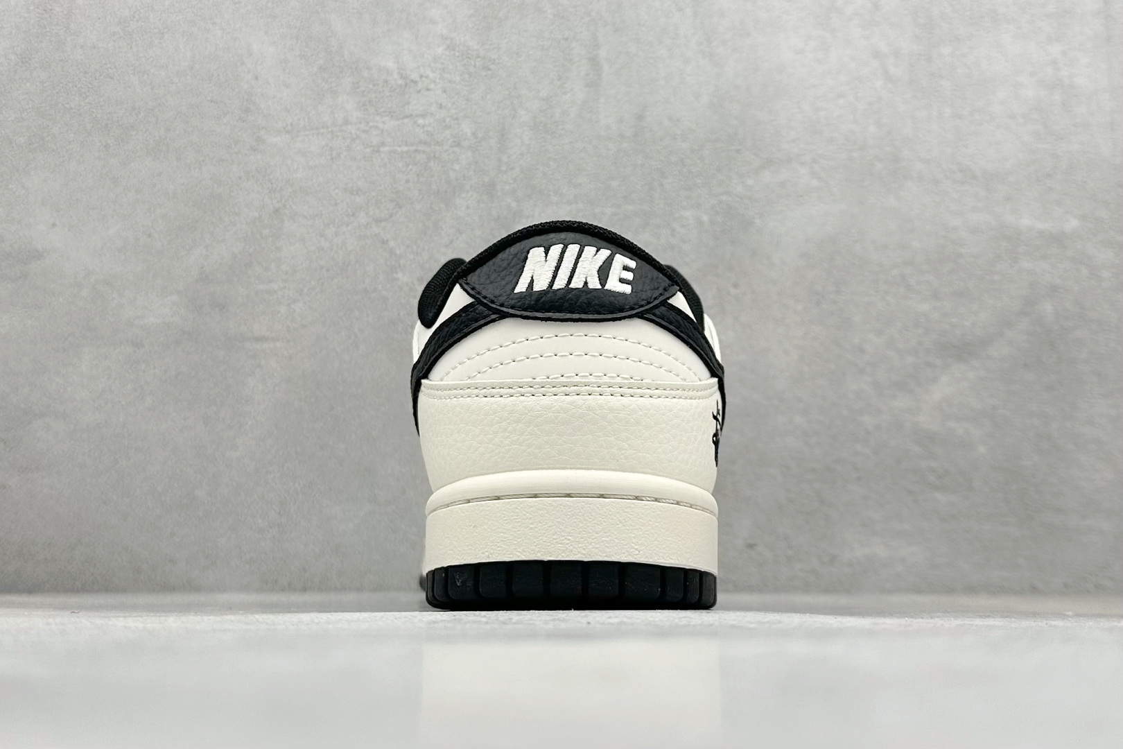 280 Nike SB Dunk Low 斯图西联名 闪电渐变米黑 周年高端定制 低帮休闲板鞋 QW5836-020