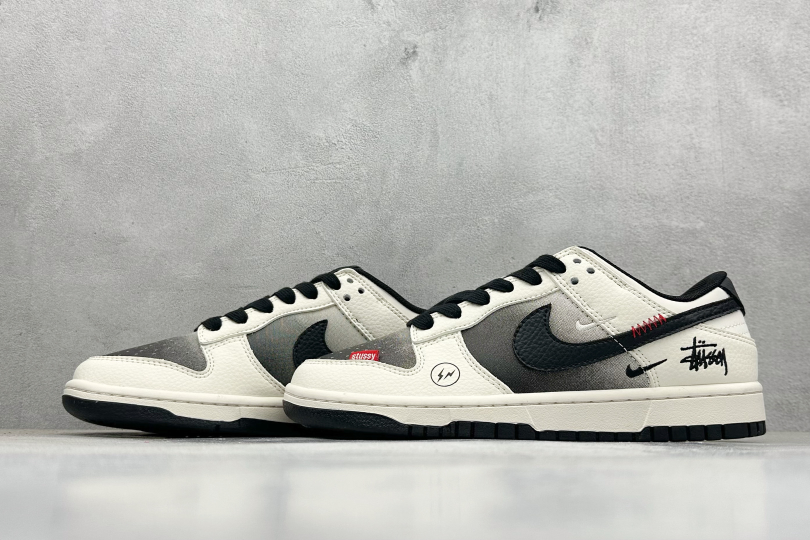 280 Nike SB Dunk Low 斯图西联名 闪电渐变米黑 周年高端定制 低帮休闲板鞋 QW5836-020