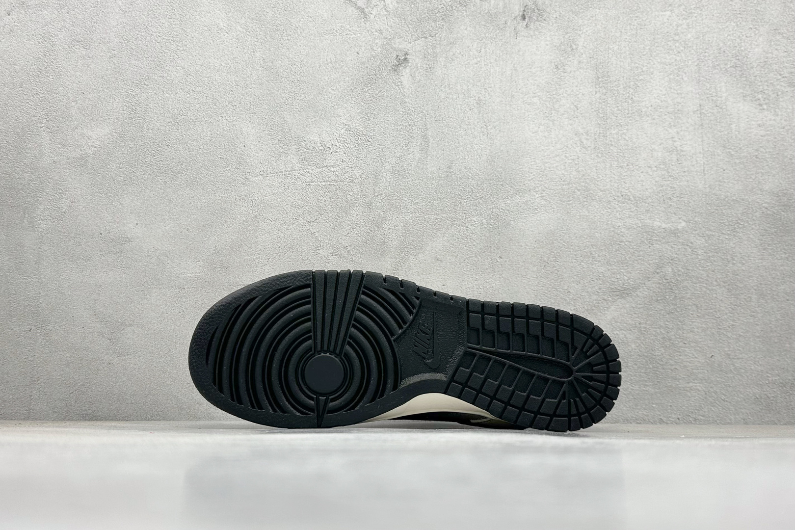 280 Nike SB Dunk Low 斯图西联名 闪电渐变米黑 周年高端定制 低帮休闲板鞋 QW5836-020