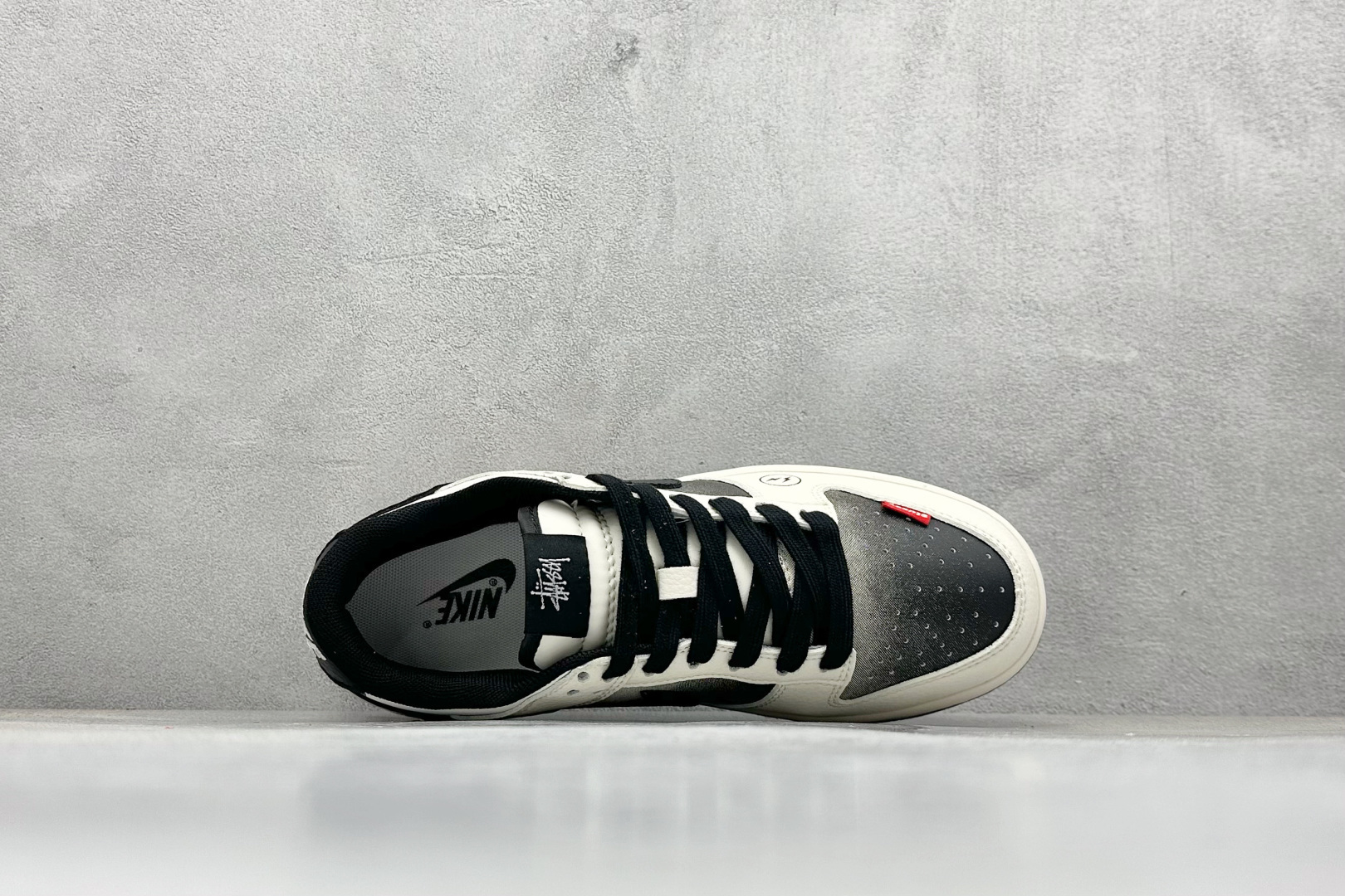 280 Nike SB Dunk Low 斯图西联名 闪电渐变米黑 周年高端定制 低帮休闲板鞋 QW5836-020